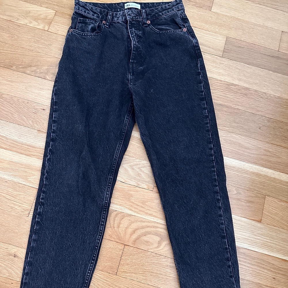 Zara High Waisted Mom Jean, Distressed. Black Denim.
